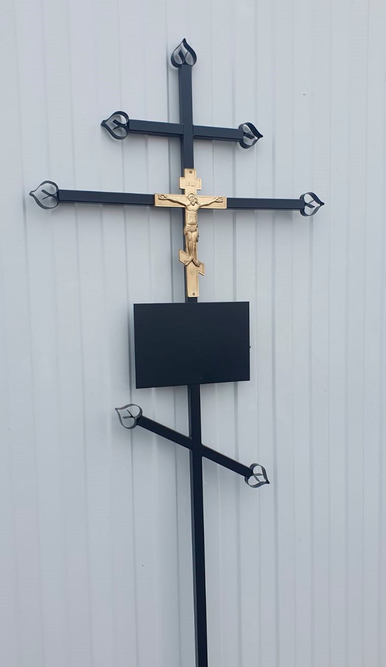 Крест с табличкой на могилу с фото